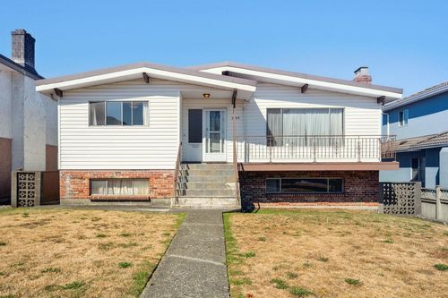 3849 Windermere St, Vancouver, BC, V5R2G4 | Card Image