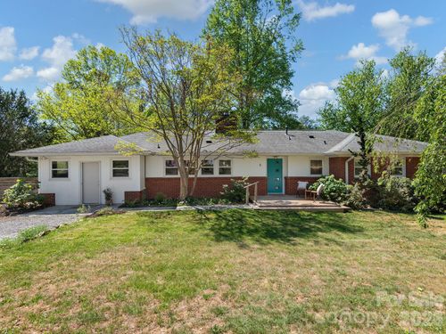 8 Fernlawn Rd, Asheville, NC, 28805-2323 | Card Image