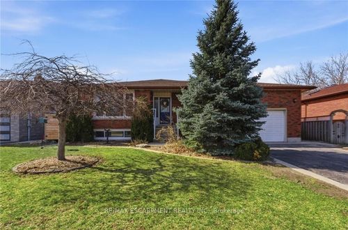 21 Margaret Avenue, Grimsby, ON, L3M4P2 | Card Image