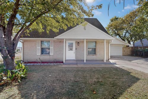 14024 Horseshoe Trl, Balch Springs, TX, 75180-4154 | Card Image