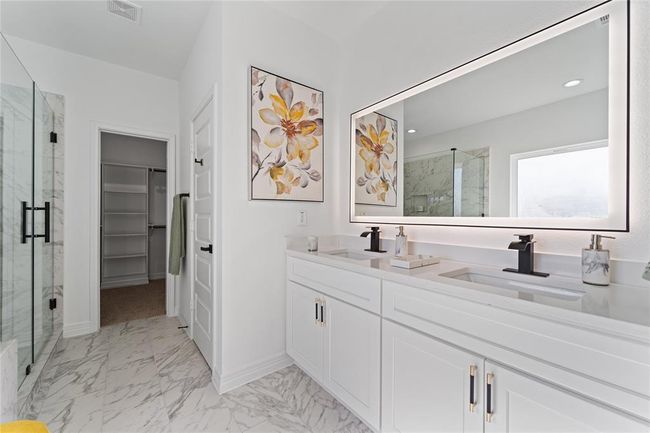 9023 Comal St, House other with 3 bedrooms, 3 bathrooms and 1 parking in Houston TX | Image 8
