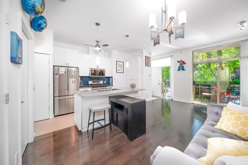 983 Richards St, Vancouver, BC, V6B3B6 | Card Image