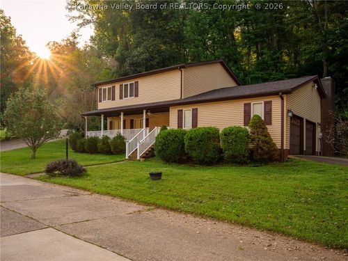 113 Majestic Dr, Cross Lanes, WV, 25313-1438 | Card Image