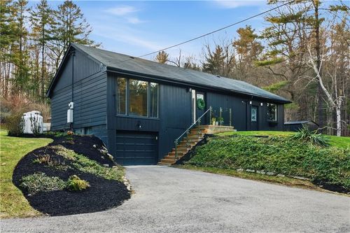 6092 Cedar Springs Road, Burlington, ON, L7P0C3 | Card Image