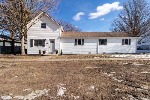 307 N Walnut St, Arrowsmith, IL, 61722-7532 | Card Image