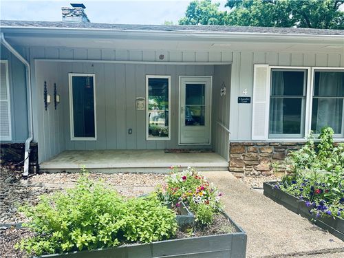 4 Chandler Ln, Bella Vista, AR, 72715-8840 | Card Image