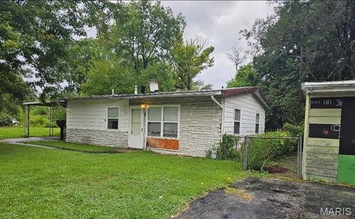 313 Saint Leonard Dr, Cahokia, IL, 62206-2211 | Card Image