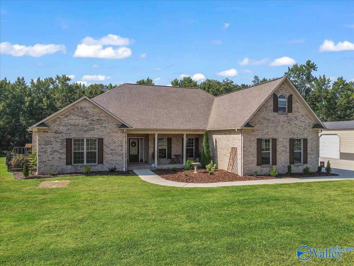 Thach Rd, Athens, AL 35613