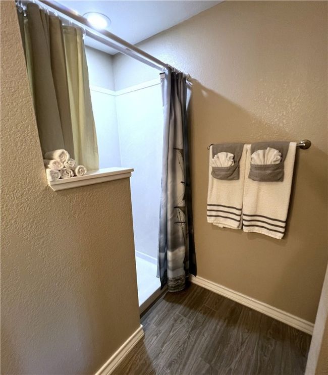 BATHROOM | Image 12