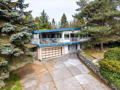 8071 Greenlake Pl, Burnaby, BC, V5A3N5 | Card Image
