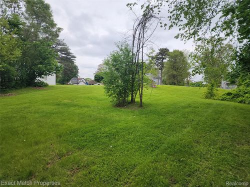 20 Stout Street, Pontiac, MI, 48341 | Card Image