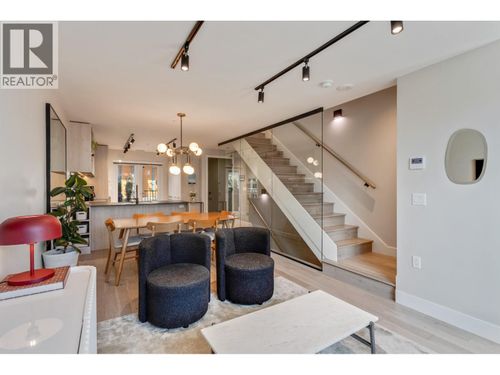 3973 Fleming St, Vancouver, BC, V5N0J1 | Card Image