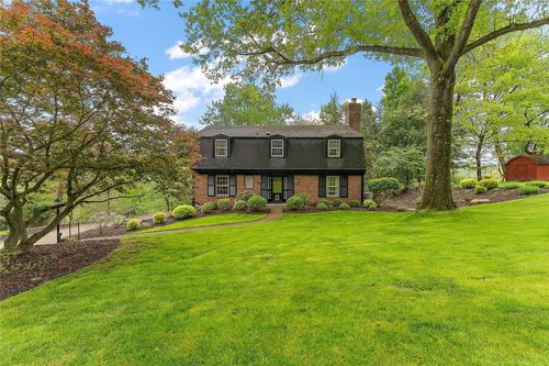 147 Woodshire Dr, Pittsburgh, PA, 15215-1730 | Card Image