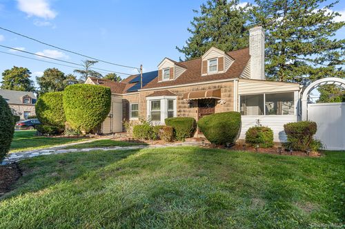 108 Beverly Rd, Hempstead, NY, 11550-5248 | Card Image