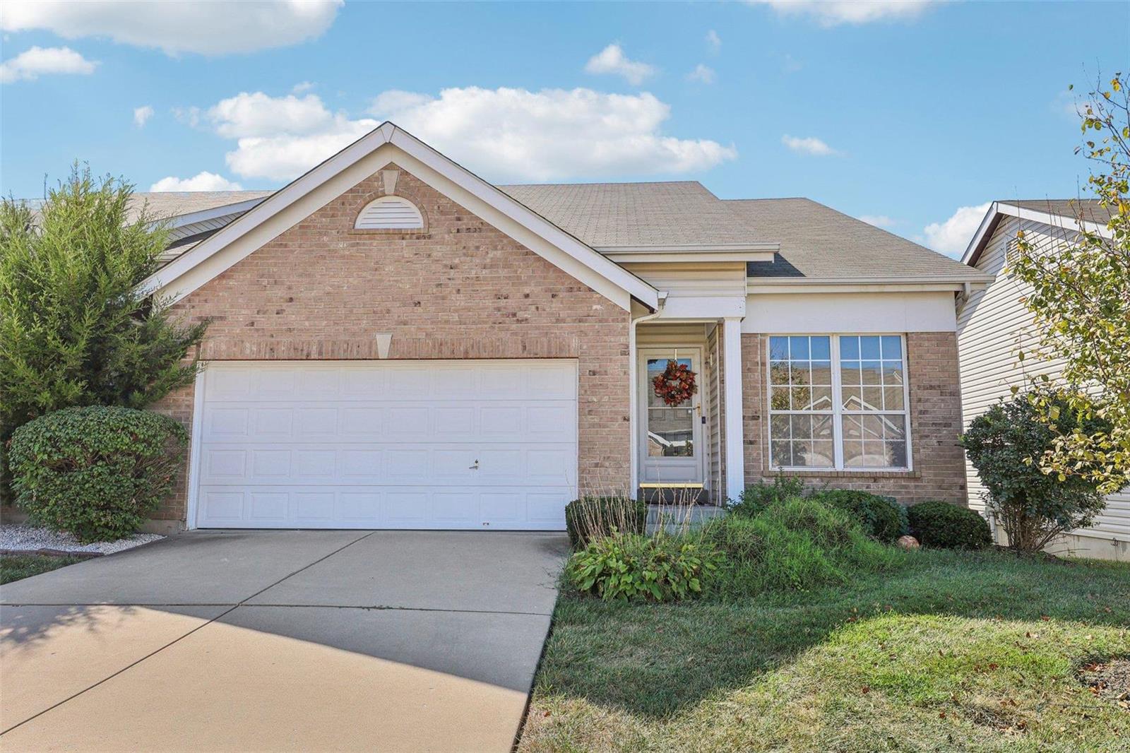 Robbins Way Dr, Florissant, MO 63034