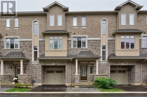 2012 Deerview, Oakville (BC Bronte Creek), ON, L6L0Y2 | Card Image