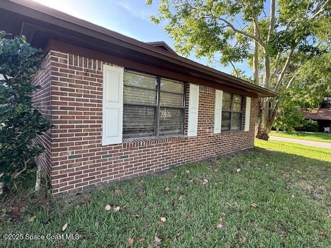 901 Emerson Dr Ne, House other with 3 bedrooms, 2 bathrooms and null parking in Palm Bay FL | Image 8