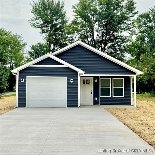 695 Mann Ave, Austin, IN, 47102-1117 | Card Image