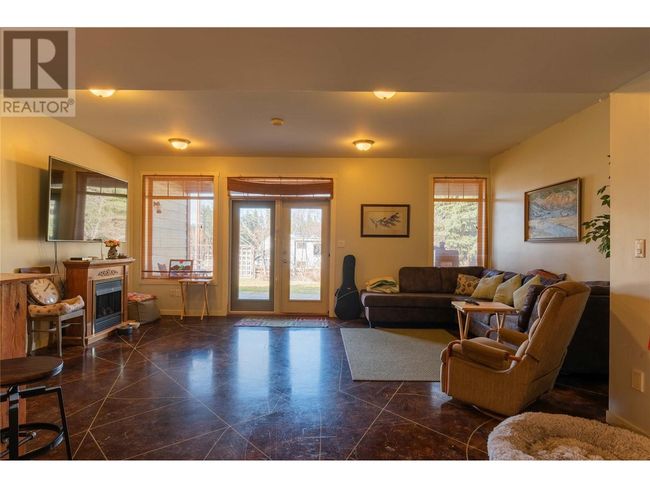 250 1 St Ave, House other with 3 bedrooms, 5 bathrooms and 3 parking in Kootenay Boundary BC | Image 42