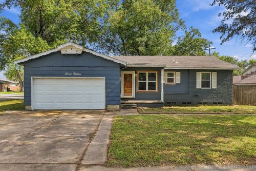 715 Atlanta St, Owasso, OK, 74055-2215 | Card Image