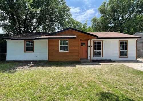 225 E Coral Way, Grand Prairie, TX, 75051-4065 | Card Image