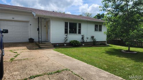 800 N Hickory St, Salem, MO, 65560-1130 | Card Image