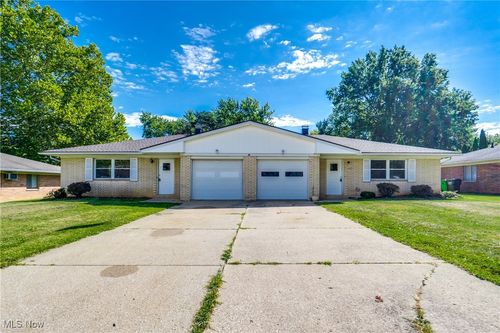 4411-4407 Larkdale Dr, Stow, OH, 44224-1827 | Card Image