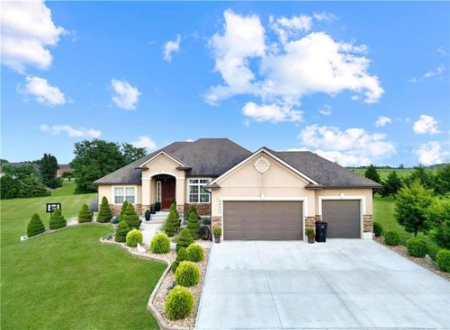 20280 Brook Dr, Sedalia, MO, 65301-1861 | Card Image