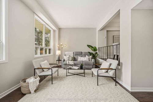 5 Poplar Cres, Aurora, ON, L4G3M4 | Card Image