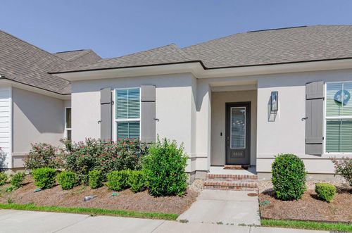 9658 Creekview Dr, Baton Rouge, LA, 70836-6485 | Card Image