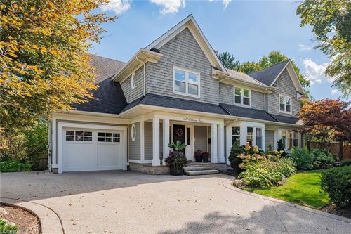 166 Watson Ave, Oakville, ON, L6J3T7 | Card Image