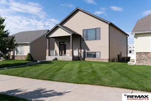 8307 Ryley Ln, Lincoln, NE, 68512-4885 | Card Image