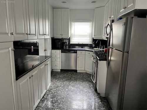 209 Beech St, Floral Park, NY, 11001-3317 | Card Image