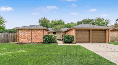 613 Dixie Dr, League City, TX, 77573-3448 | Card Image