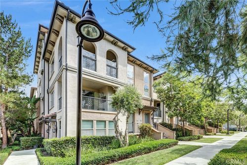 125 Neptune, Irvine, CA, 92618-1198 | Card Image