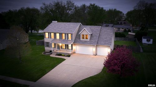 3212 Hunter Ln, Eldridge, IA, 52748-9578 | Card Image