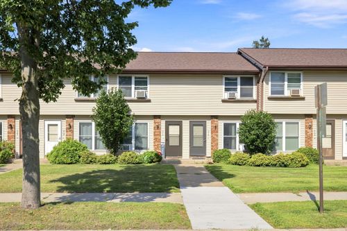 916 12th Ave S, Onalaska, WI, 54650-3448 | Card Image