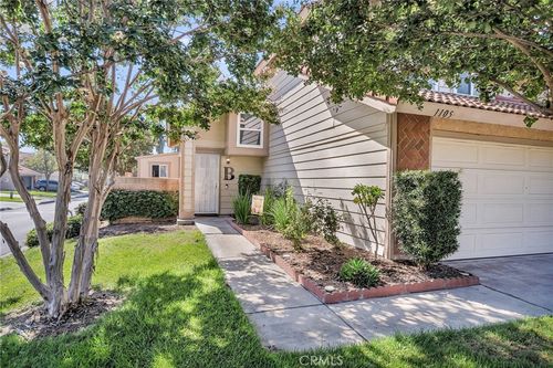 1105 W Victoria St, Rialto, CA, 92376-4763 | Card Image