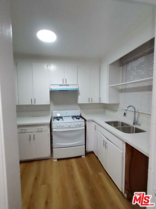 2-1540 N Laurel Avenue, Los Angeles, CA, 90046 | Card Image