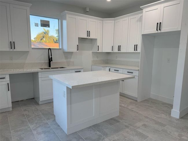 1100 Highview Rd, House other with 3 bedrooms, 3 bathrooms and null parking in Lantana FL | Image 7