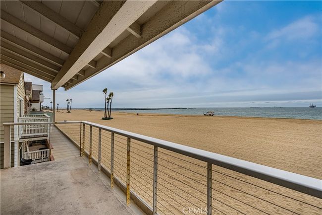 1207 Seal Way, Home with 6 bedrooms, 4 bathrooms and 2 parking in Seal Beach CA | Image 38