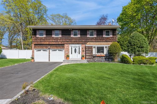 19 Heather Dr, Kings Park, NY, 11754-1207 | Card Image