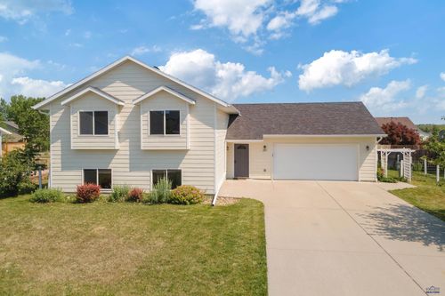 324 Freiheit Ln, Box Elder, SD, 57719-7001 | Card Image