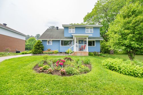 8 Mountain View Cres, Deep River, ON, K0J1P0 | Card Image
