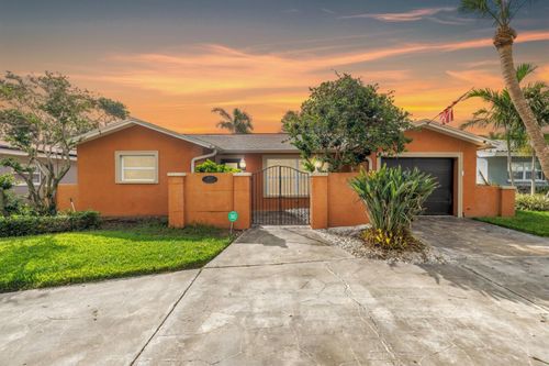 4037 Overlook Dr Ne, ST PETERSBURG, FL, 33703-5547 | Card Image