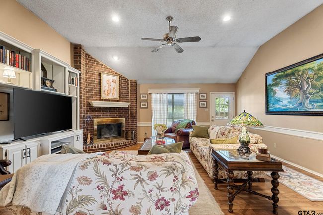 10769 Indigo Ln, House other with 3 bedrooms, 2 bathrooms and null parking in Flint TX | Image 6