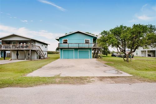 88 Bay St, Port O Connor, TX, 77982-2048 | Card Image