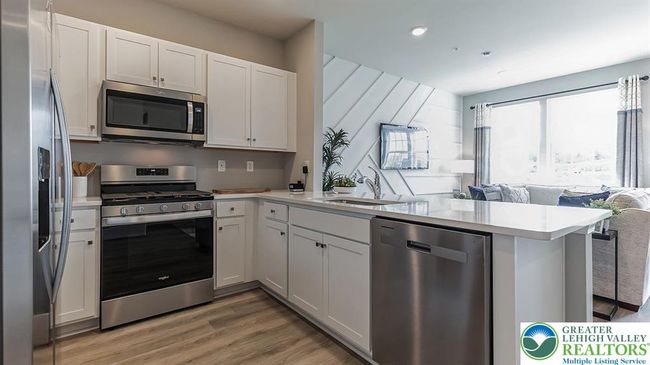 1203 Susan Cir, Townhouse with 3 bedrooms, 3 bathrooms and null parking in Breinigsville PA | Image 7