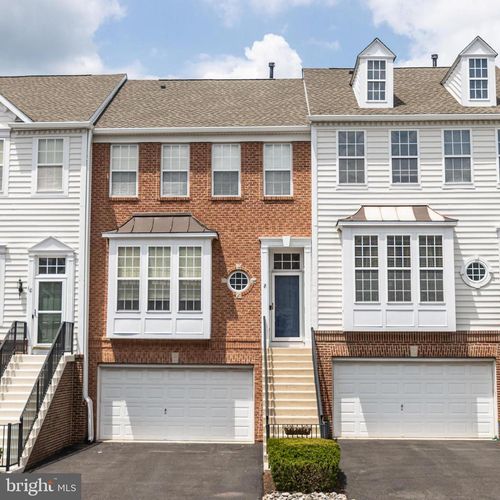 8 Cornerstone Ct, DOYLESTOWN, PA, 18901-2986 | Card Image