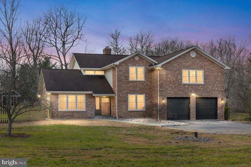 353 Gallop Wood Pl, Great Falls, VA, 22066-1127 | Card Image